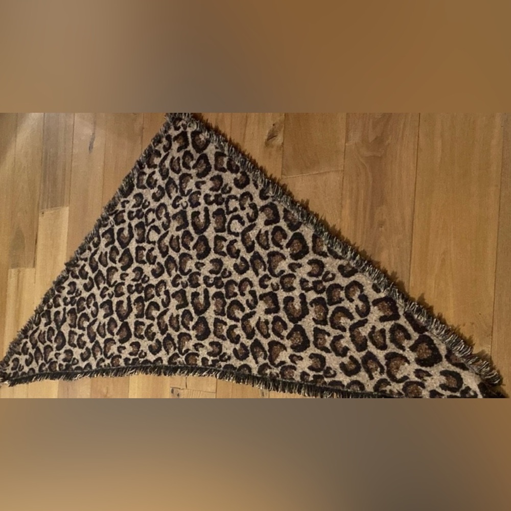 NWT Altar’d State leopard print wrap shawl - Picture 6 of 6